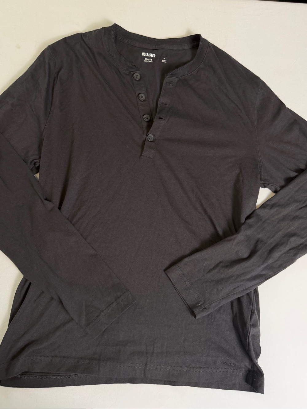 NWT Hollister mens black long sleeve slim fit henley shirt size medium